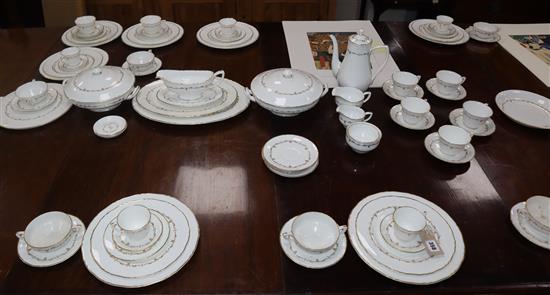 A Royal Worcester gold chantilly dinner service